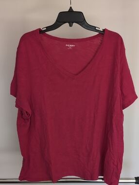 Old Navy Women's V-Neck Tee in Raspberry